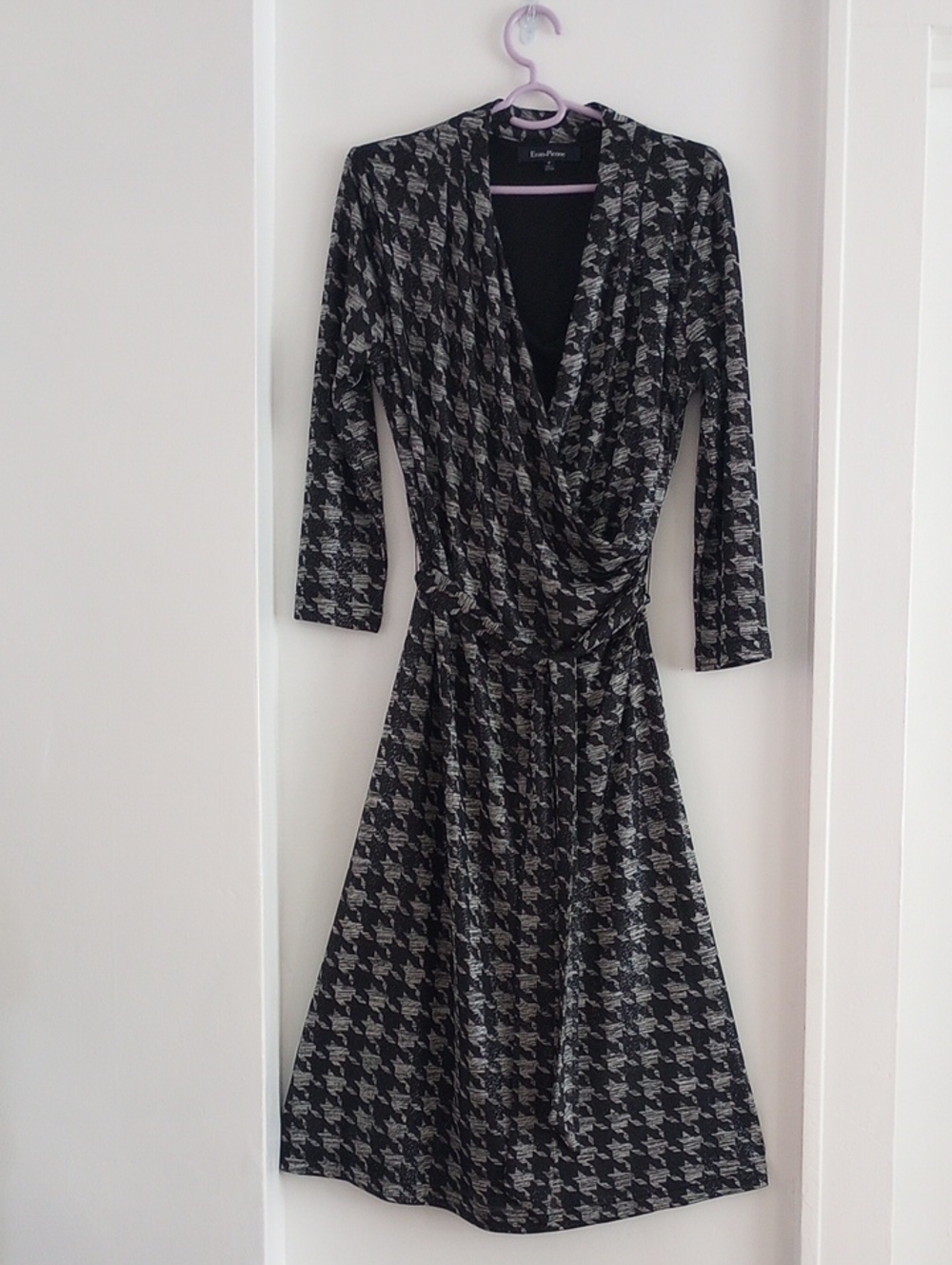 Evan Picone Black & Gray Shiny Houndstooth Wrap Midi Dress Size M